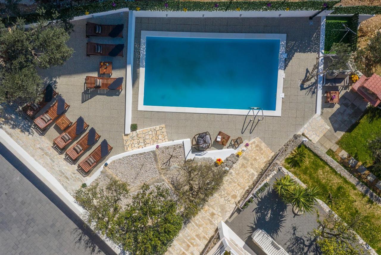 Villa Petra Apartment With Private Pool Makarska Bagian luar foto