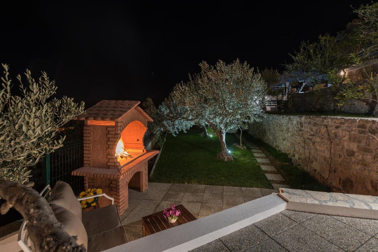 Villa Petra Apartment With Private Pool Makarska Bagian luar foto