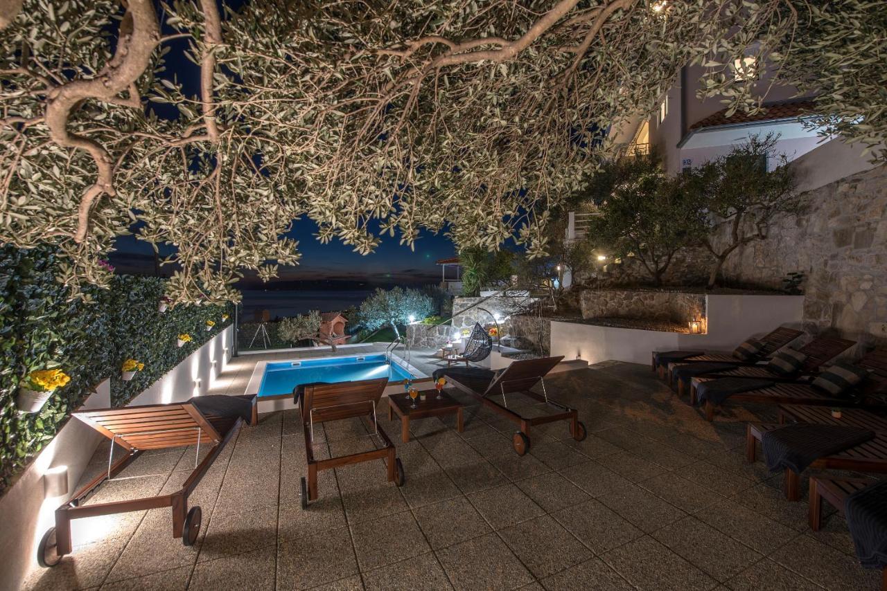 Villa Petra Apartment With Private Pool Makarska Bagian luar foto