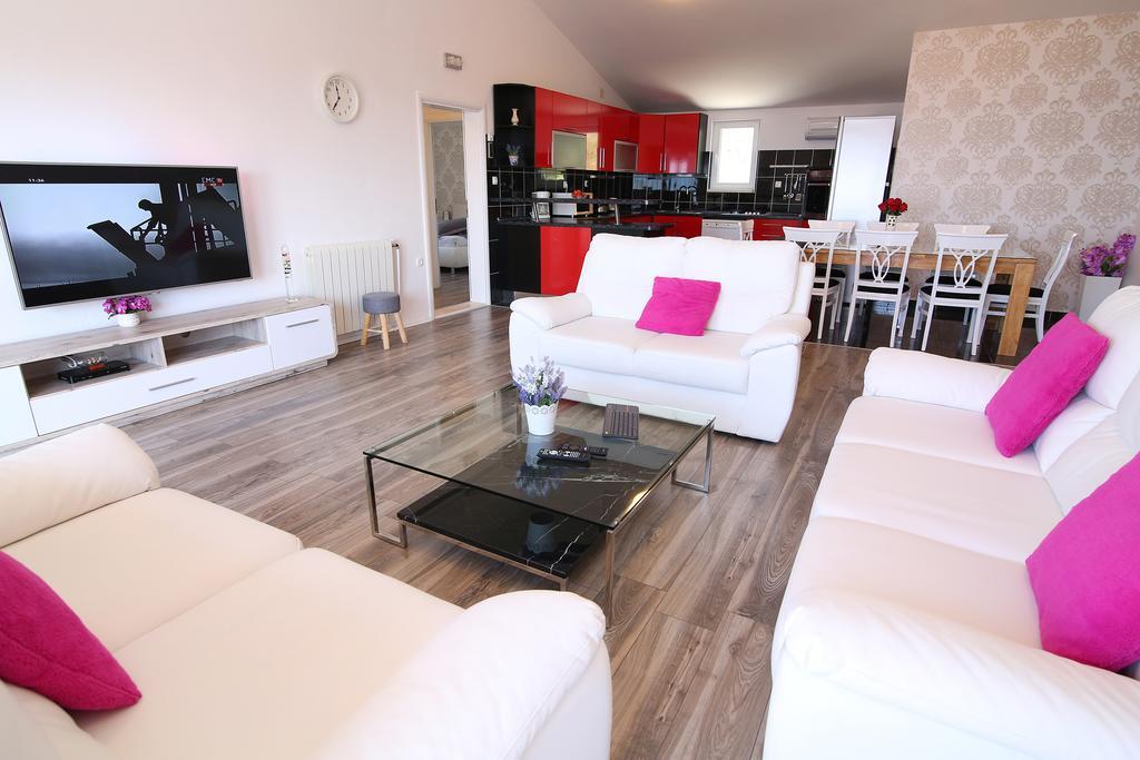 Villa Petra Apartment With Private Pool Makarska Bagian luar foto
