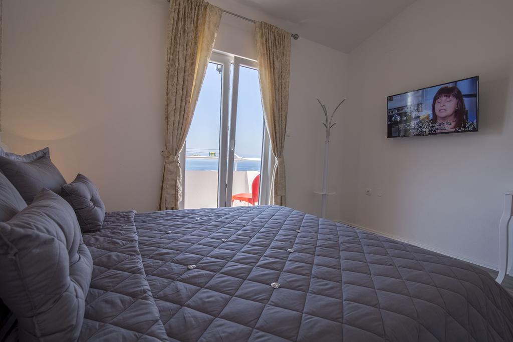 Villa Petra Apartment With Private Pool Makarska Bagian luar foto