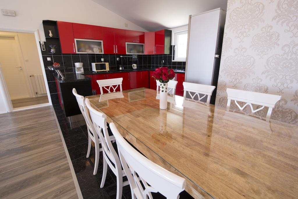 Villa Petra Apartment With Private Pool Makarska Bagian luar foto